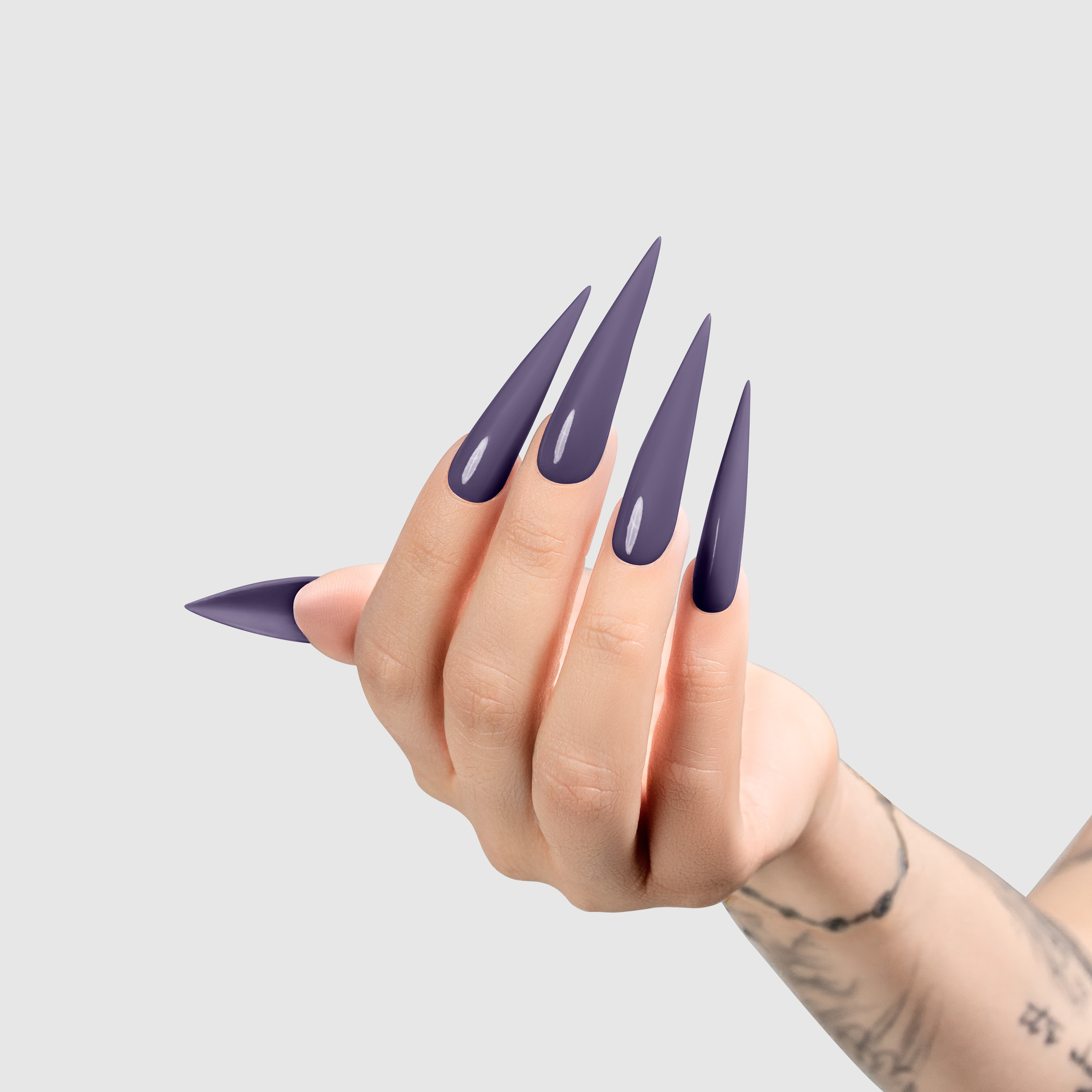CHAUN LEGEND Gel - Berry Blue LG5227 - Light Hand Swatch