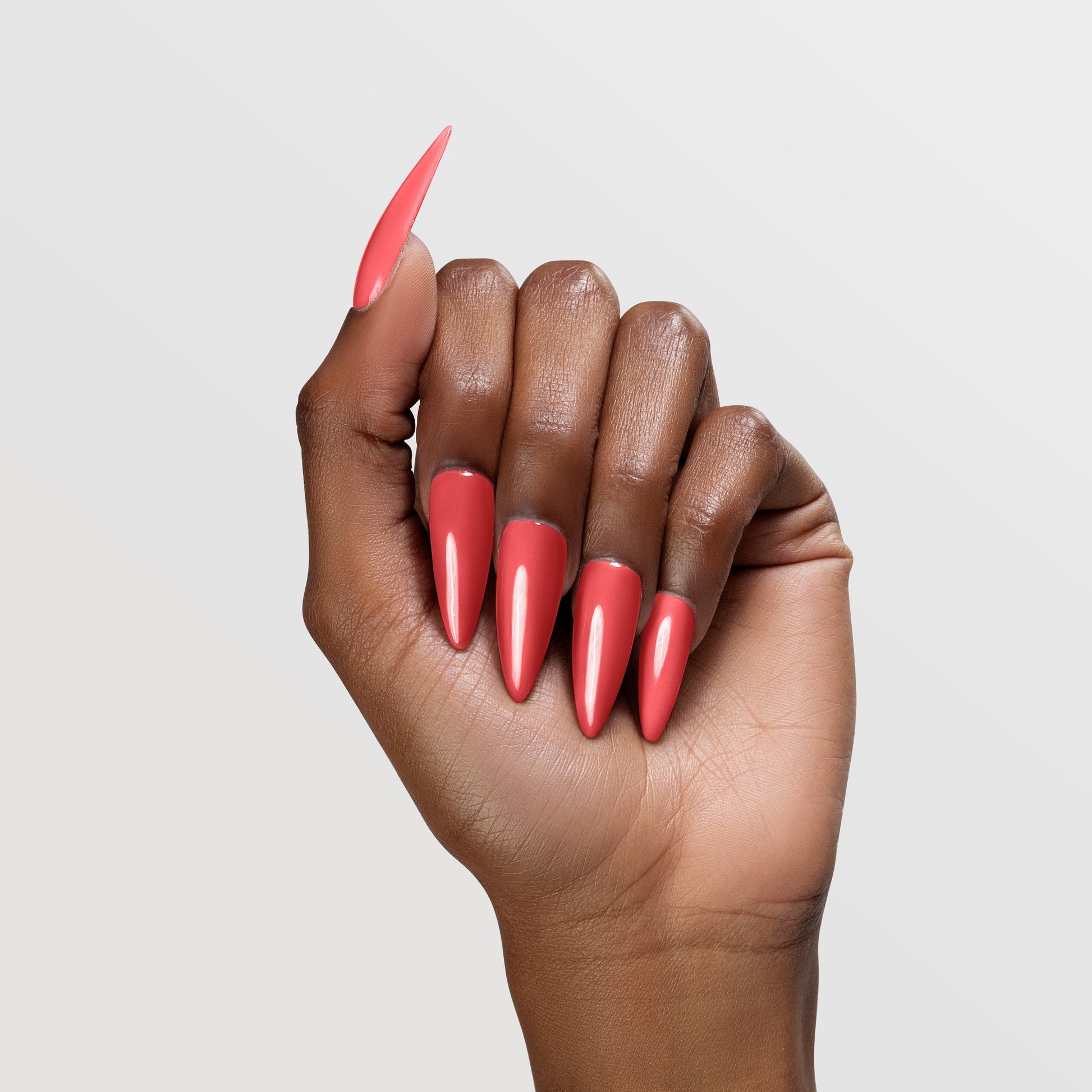 CHAUN LEGEND Gel - Berry Shortcake LG5170 - Dark Hand Swatch