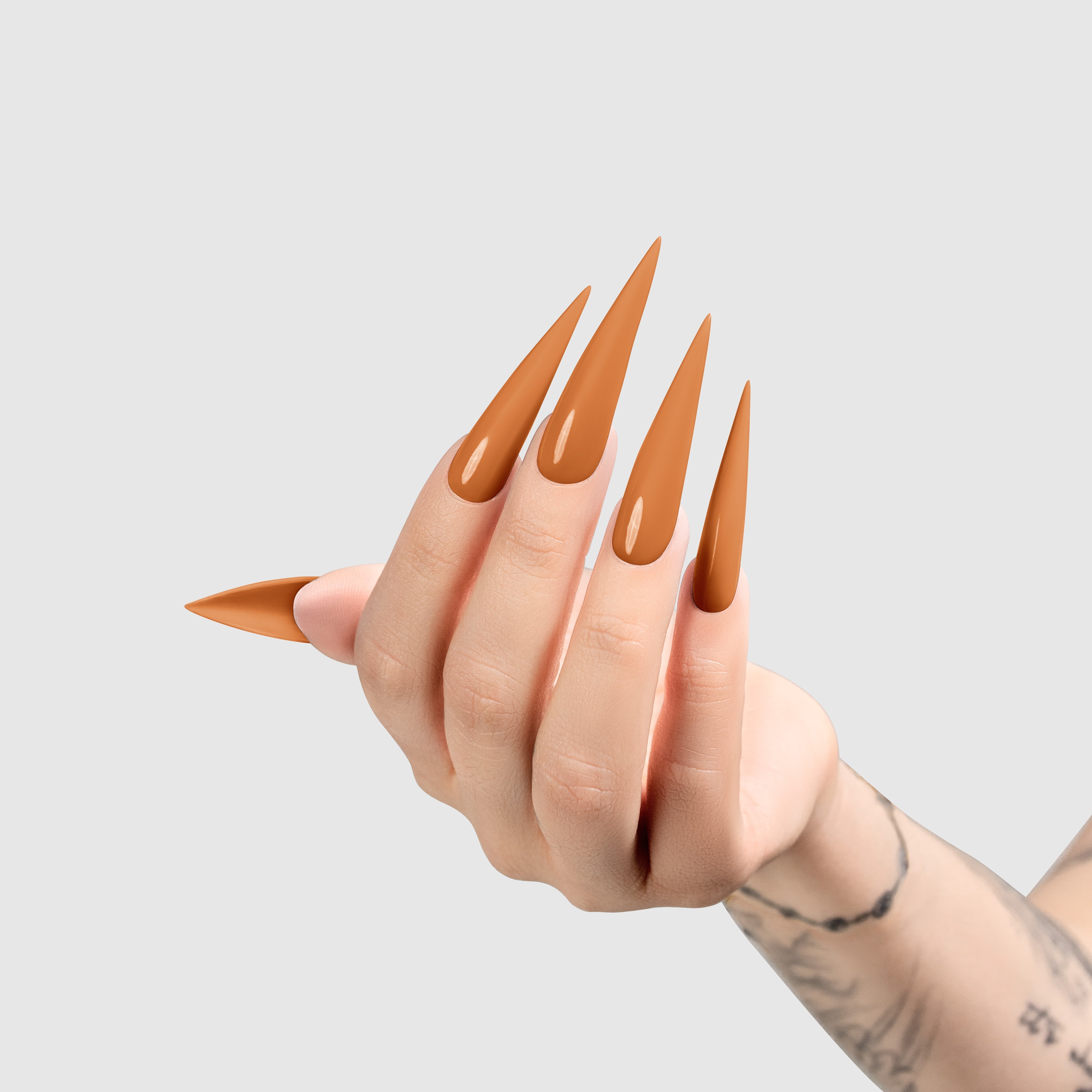 CHAUN LEGEND Gel - Caramel Drizzle LG5199 - Light Hand Swatch