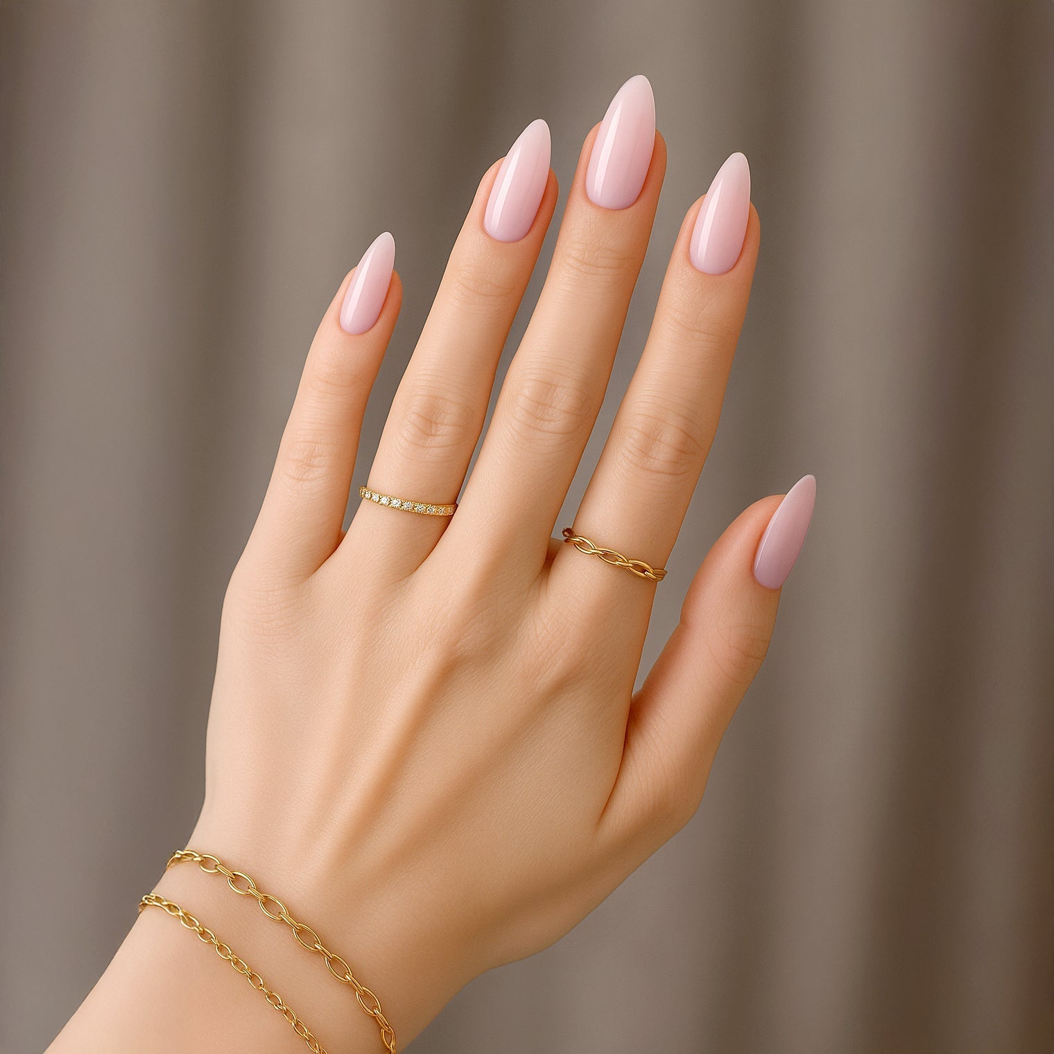 CHAUN LEGEND Gel - Cashmere Kiss LG5093 - Light Hand Swatch