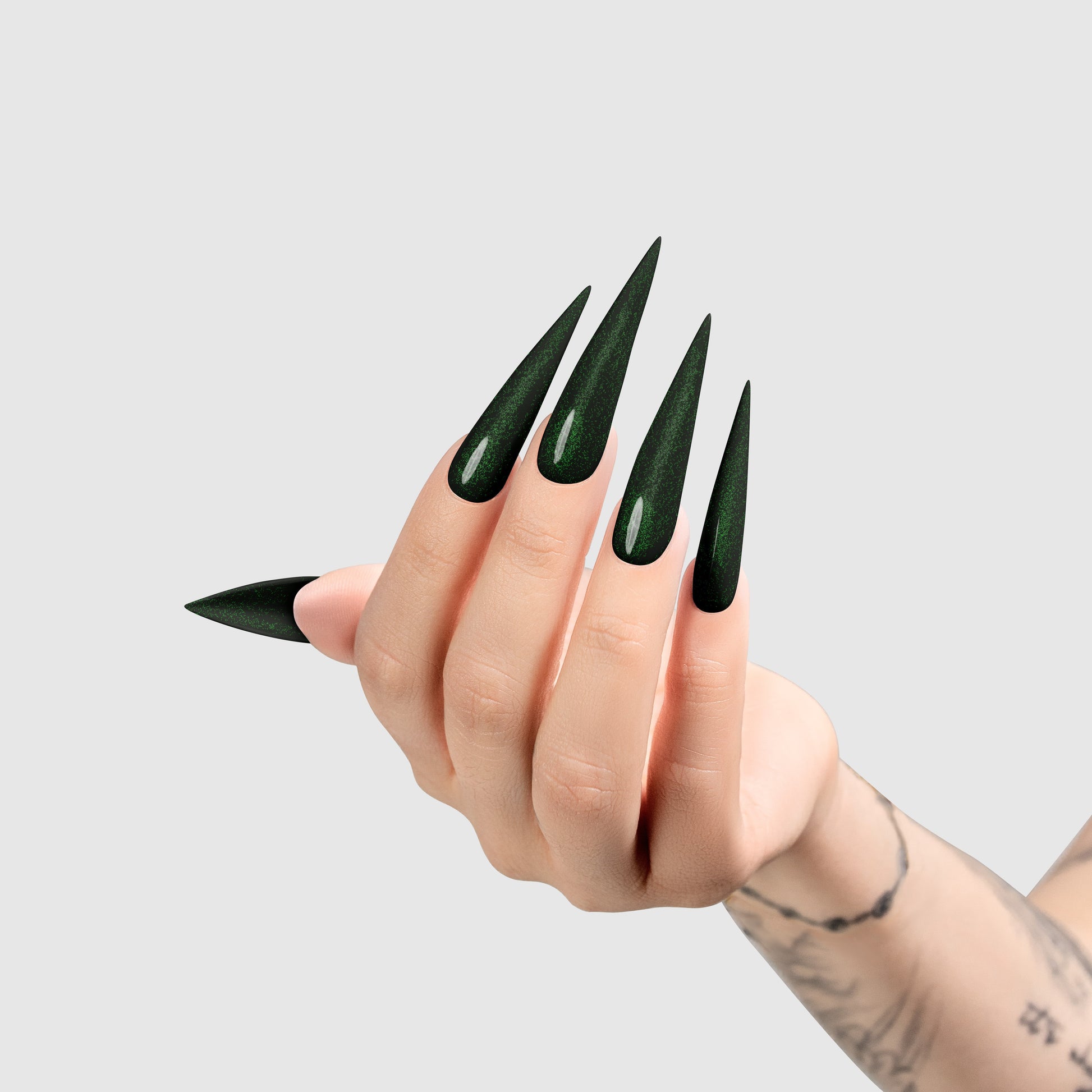 CHAUN LEGEND Gel - Emerald City LG5234 - Light Hand Swatch