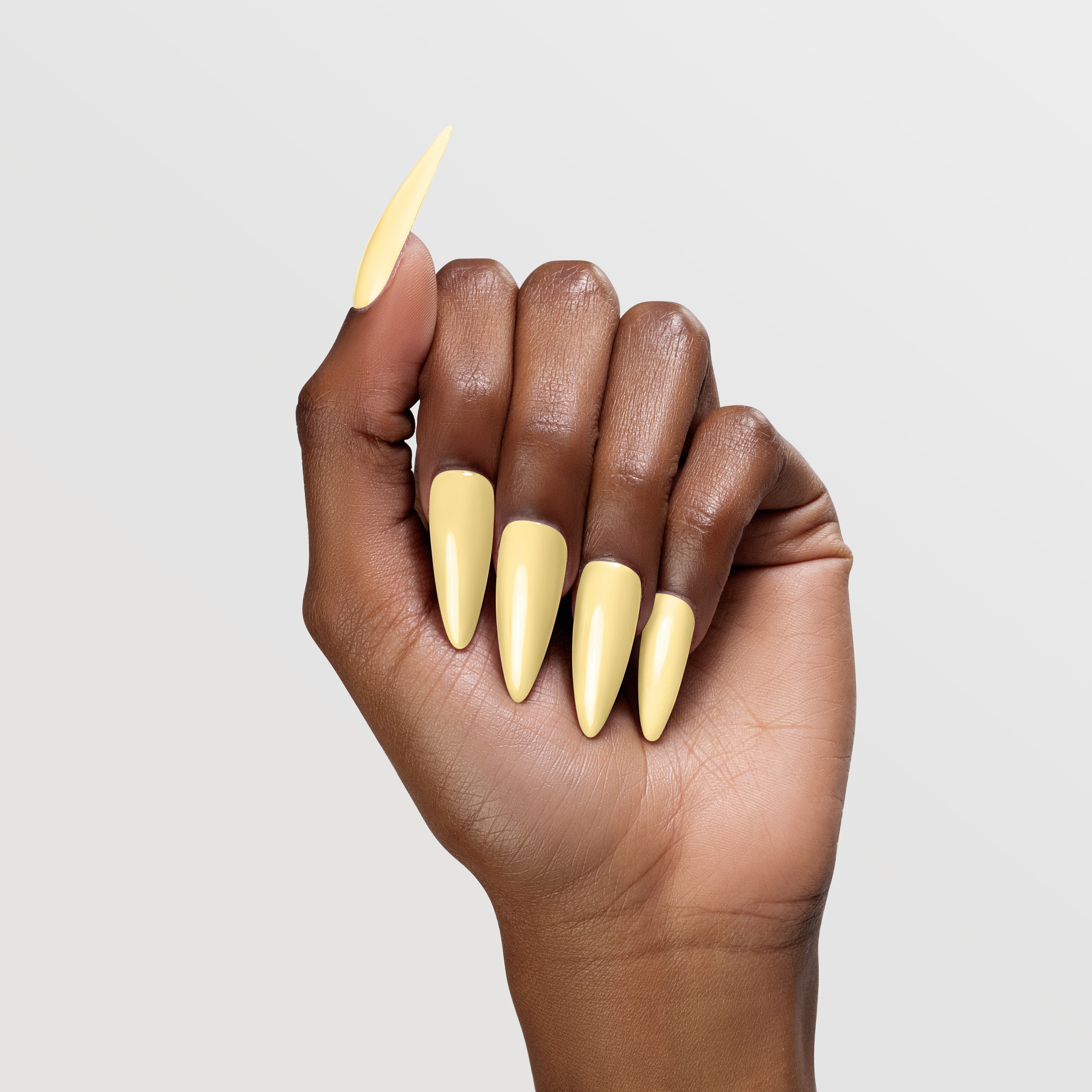 CHAUN LEGEND Gel - Focus On Me LG5131 - Dark Hand Swatch