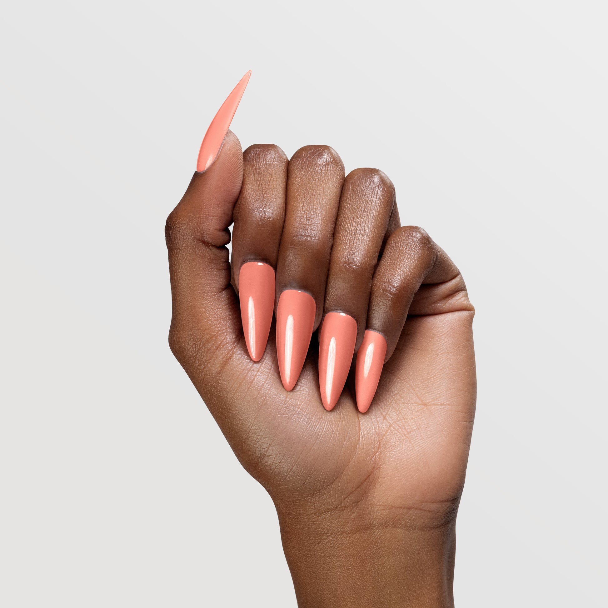 CHAUN LEGEND Gel - Getting Cheeky LG5168 - Dark Hand Swatch