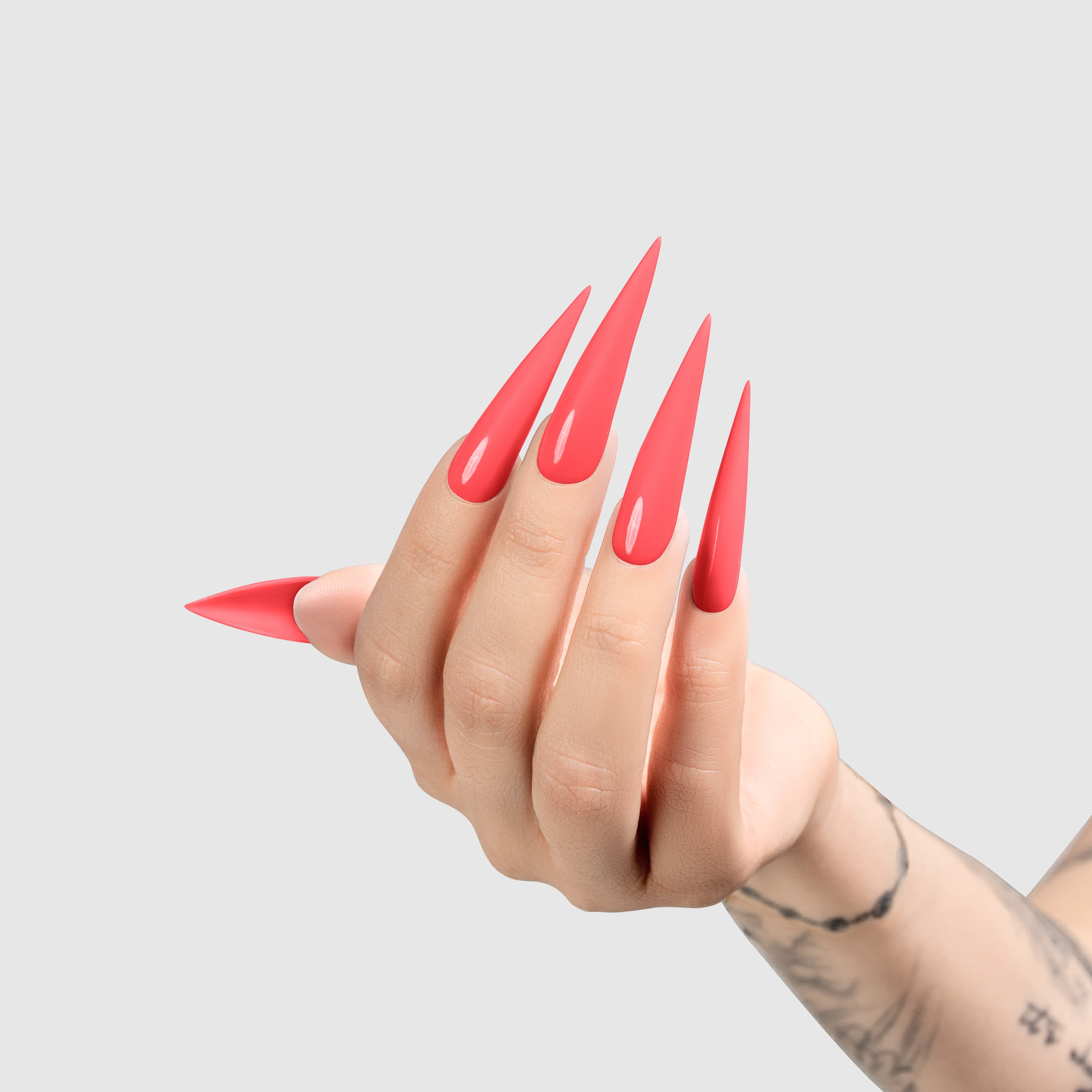 CHAUN LEGEND Gel - Hot And Bothered LG5183 - Light Hand Swatch
