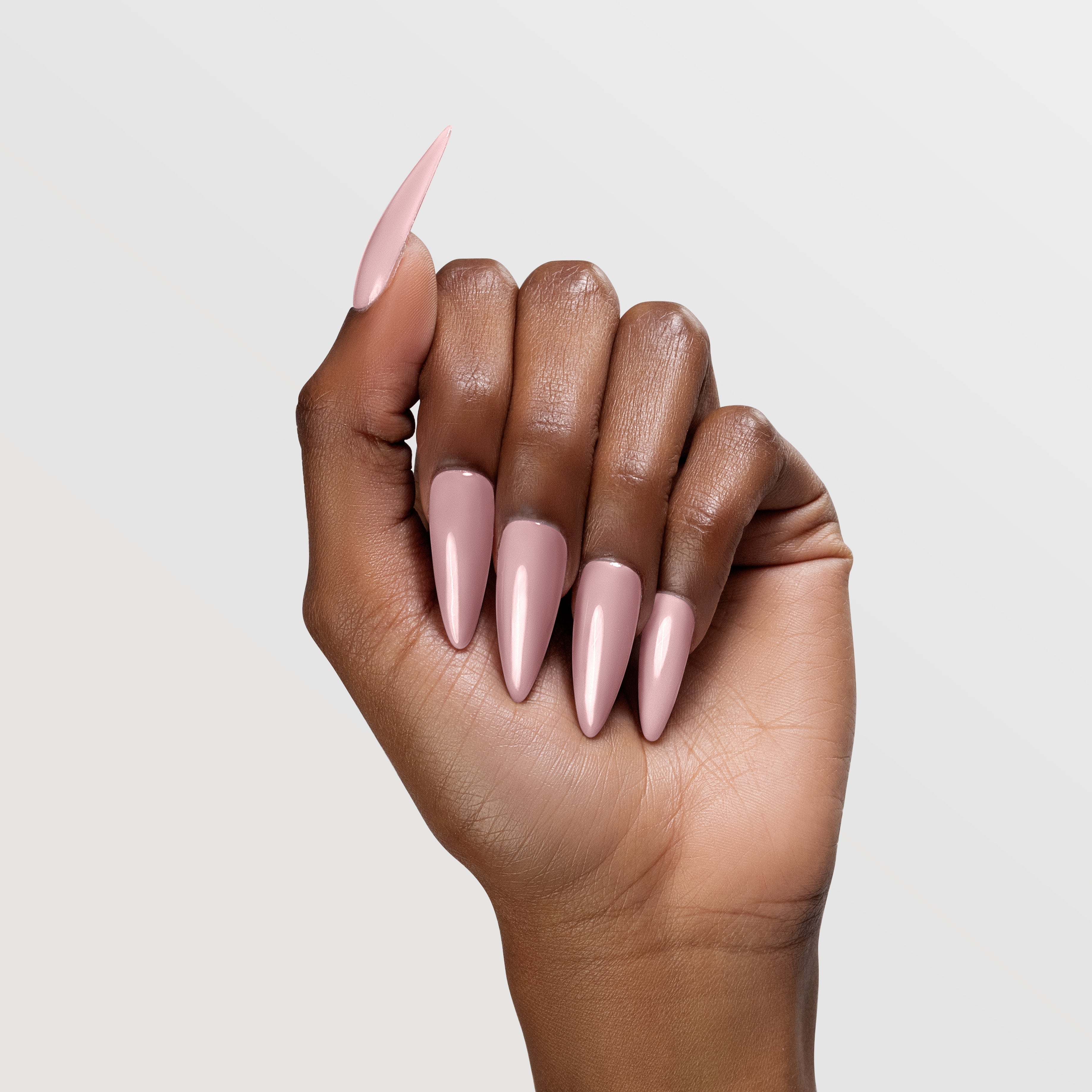 CHAUN LEGEND Gel - Kim's Little Secret LG5127 - Dark Hand Swatch