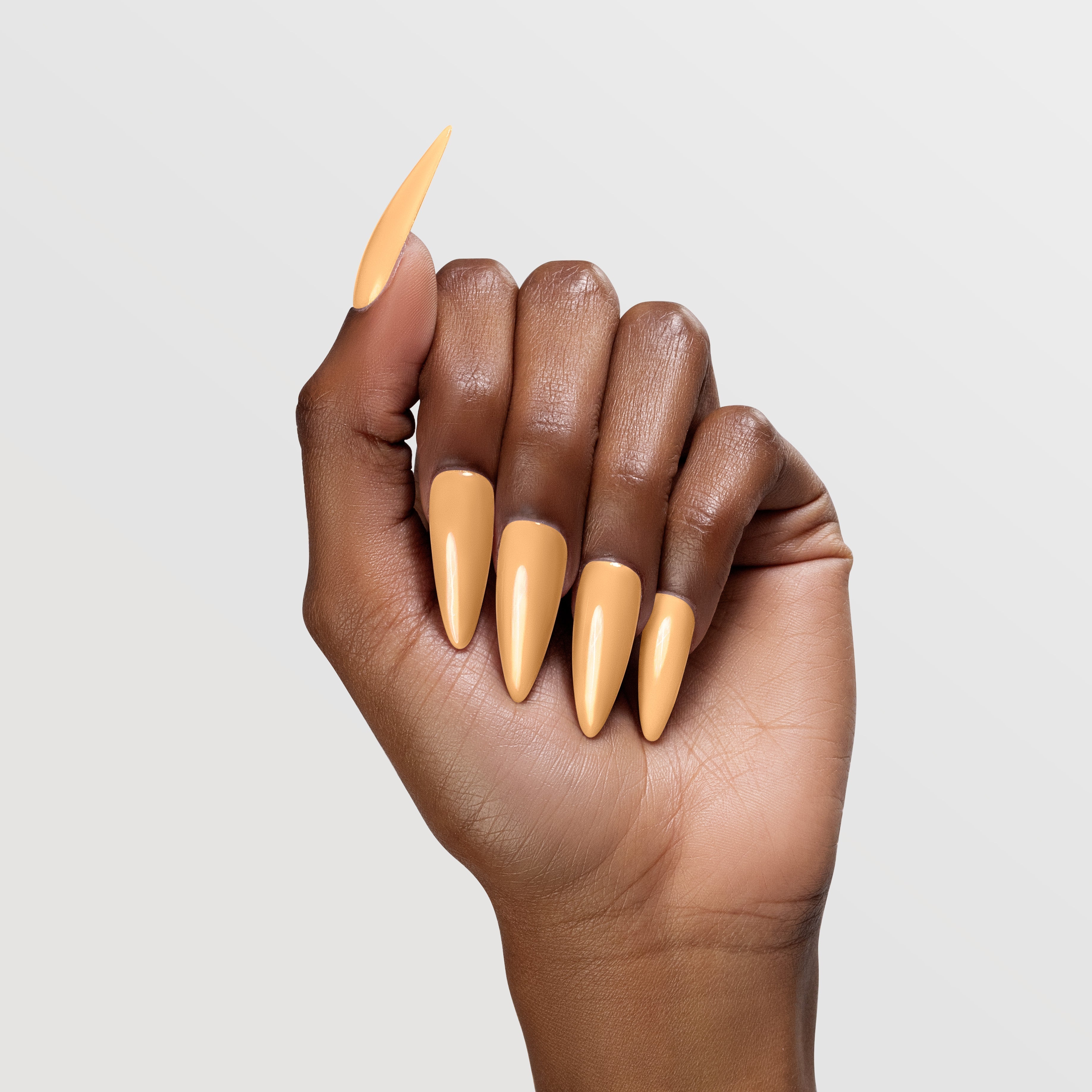 CHAUN LEGEND Gel - Peach Float LG5166 - Dark Hand Swatch