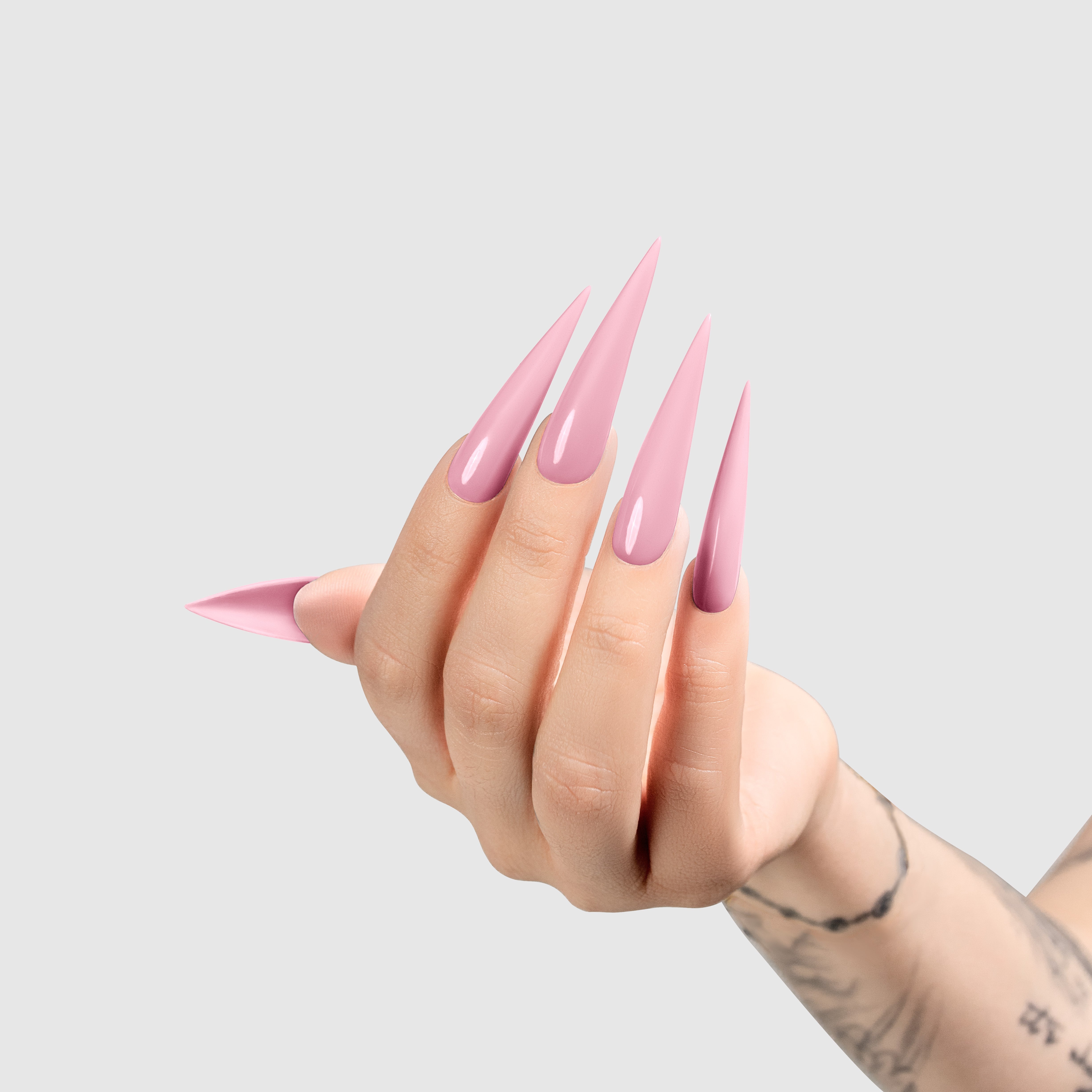 CHAUN LEGEND Gel - Problematic Pink LG5130 - Light Hand Swatch