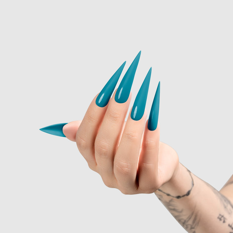 CHAUN LEGEND Gel - Rocky And Roll LG5177 - Light Hand Swatch