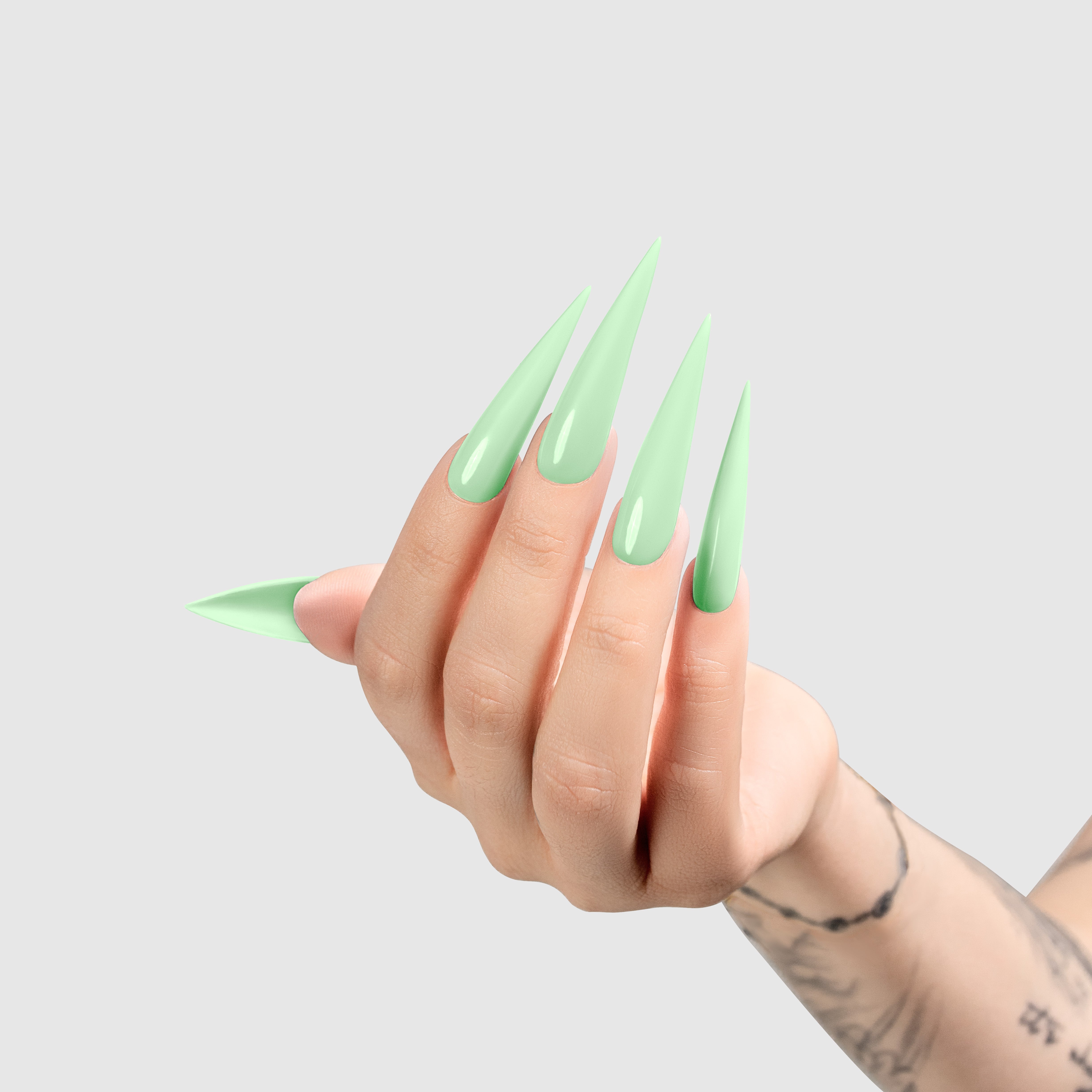 CHAUN LEGEND Gel - Spearmint Secrets LG5134 - Light Hand Swatch