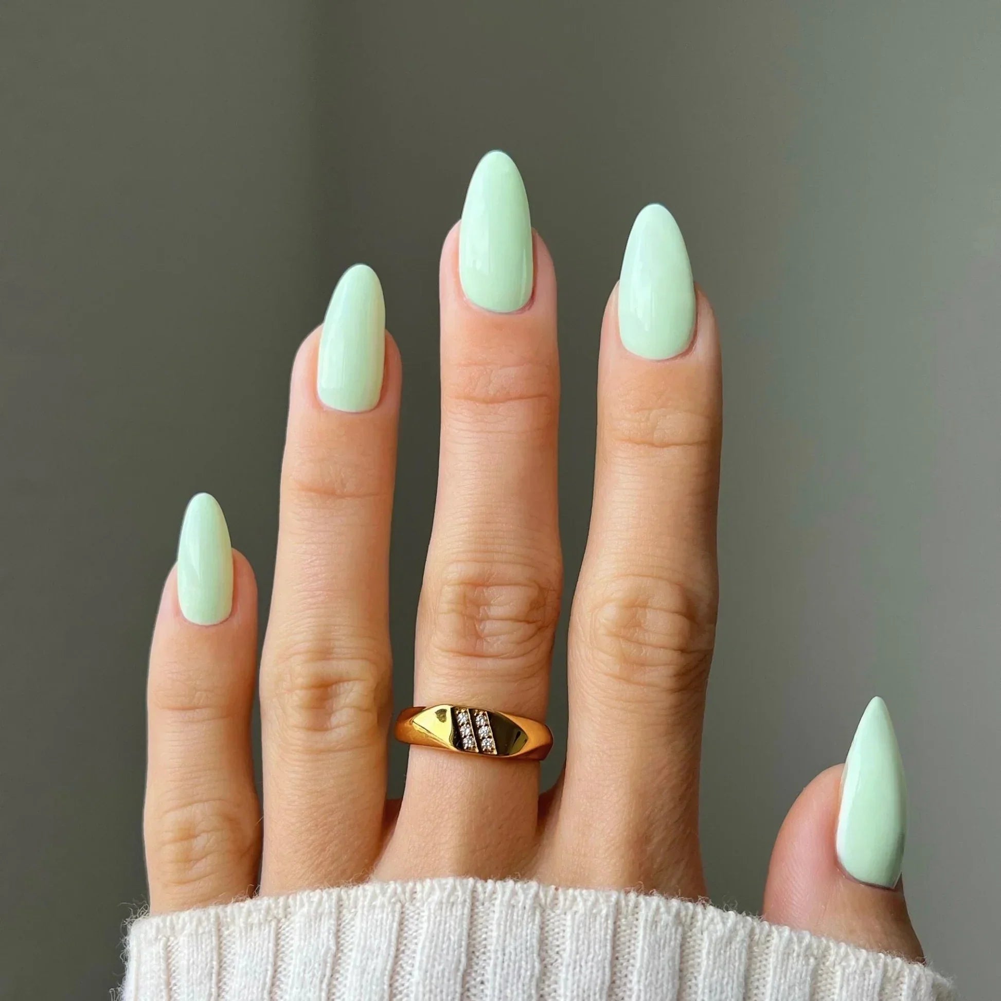 DND Diva Powder - 104 Peppermint Marshmallow