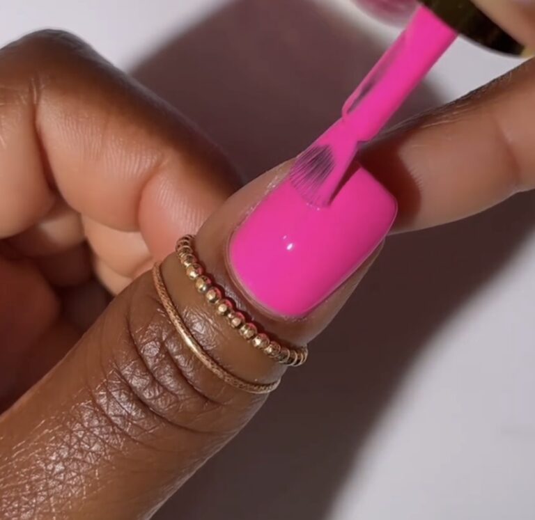 DND Diva Powder - 215 Fuchsia Rose