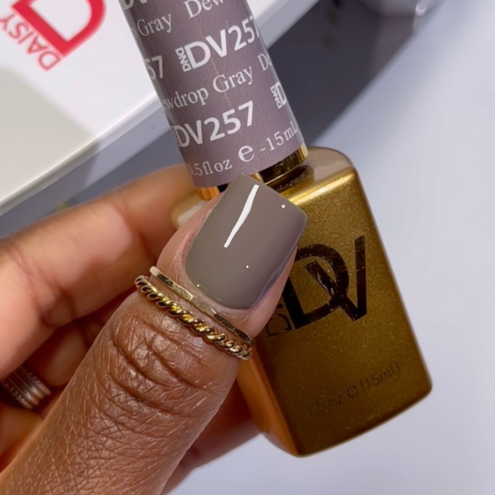 DND Diva Powder - 257 Dewdrop Gray
