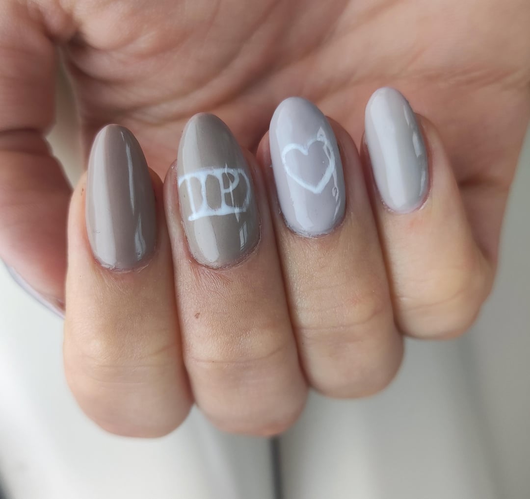 Tortured Poets Department nails : r/TaylorSwift